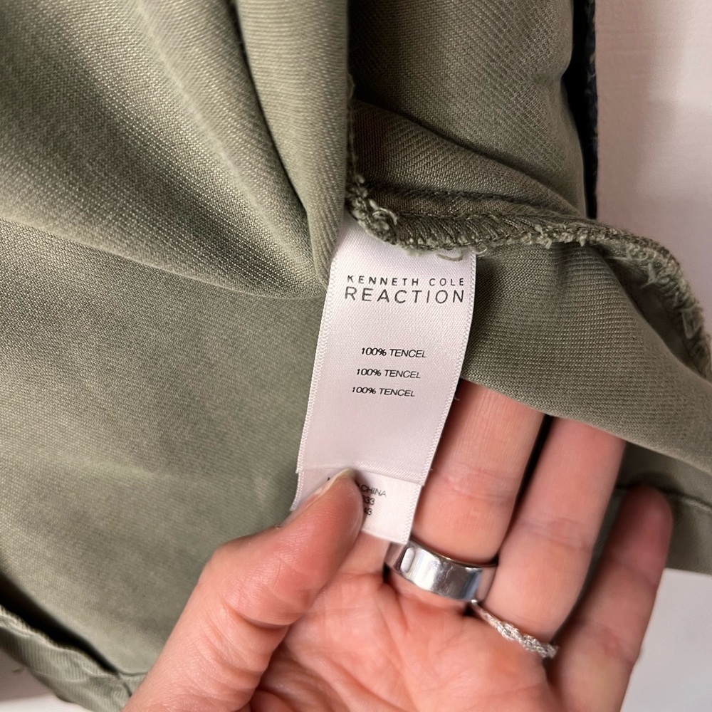 Kenneth Cole Reaction Olive Green Tencel Military Cargo Lightweight Vest Sz S - Picture 9 of 10